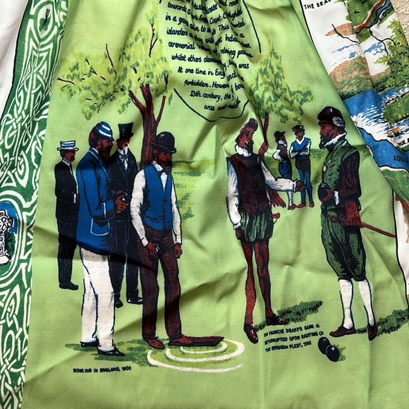 Elastic print skirt in green. Mint condition. Free size - Picture 4 of 4